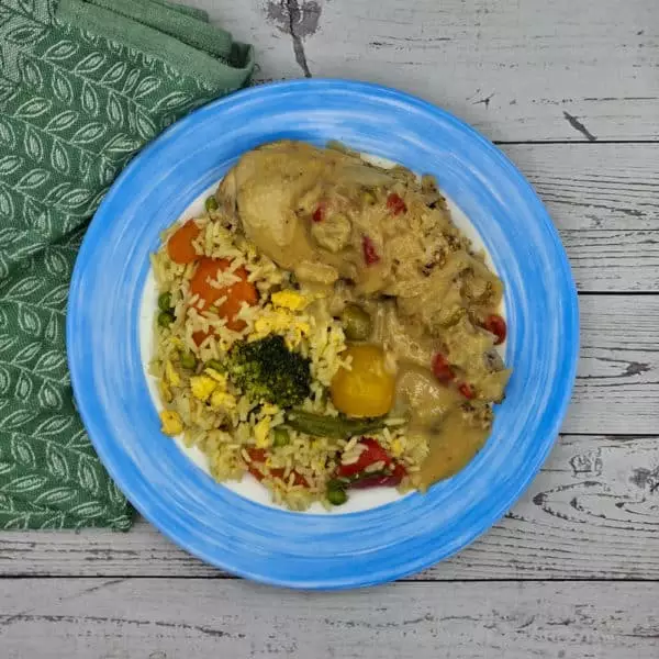 Poulet Yassa sénégalais et riz sauté aux légumes