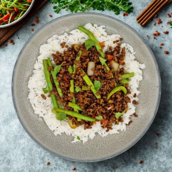 Phat Krapao (plat thaïlandais à la viande hachée)
