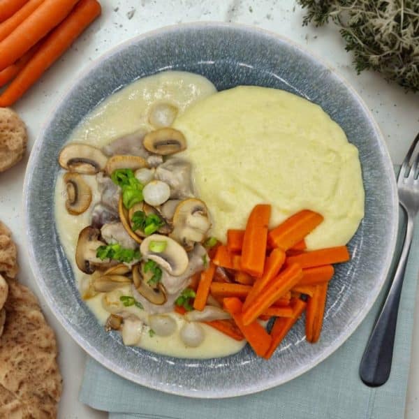 Blanquette de veau, carottes, purée de pommes de terre et poireaux