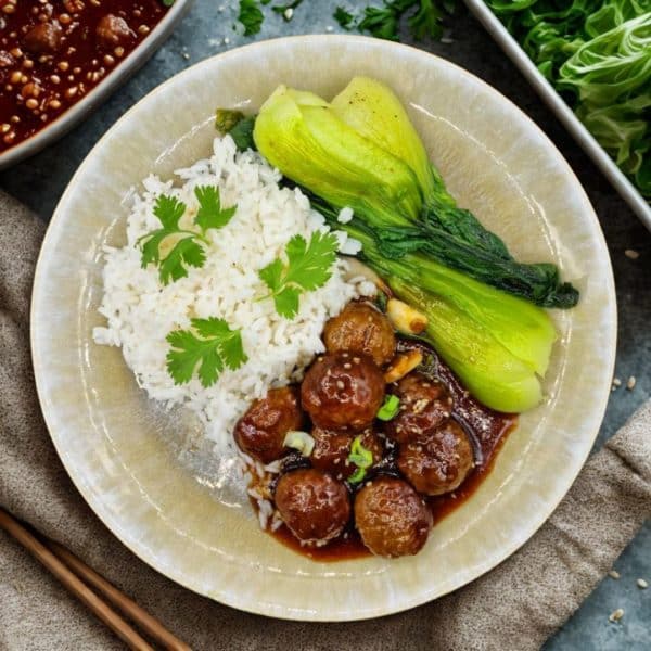 Boulettes à la coréenne, poêlée de pak-choï et basmati bio