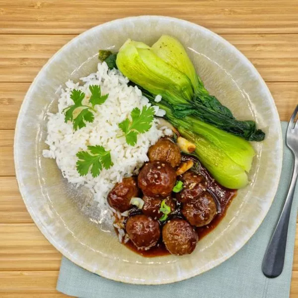 Boulettes à la coréenne, poêlée de pak-choï et basmati bio
