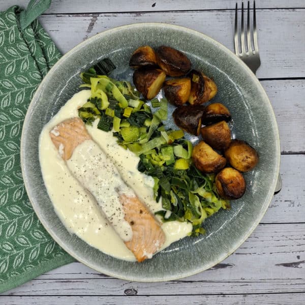 Saumon sauce à l’aneth & grenailles avec une fondue de poireaux