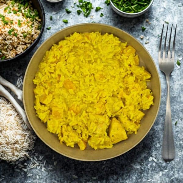 Salade de poulet et de riz au curry