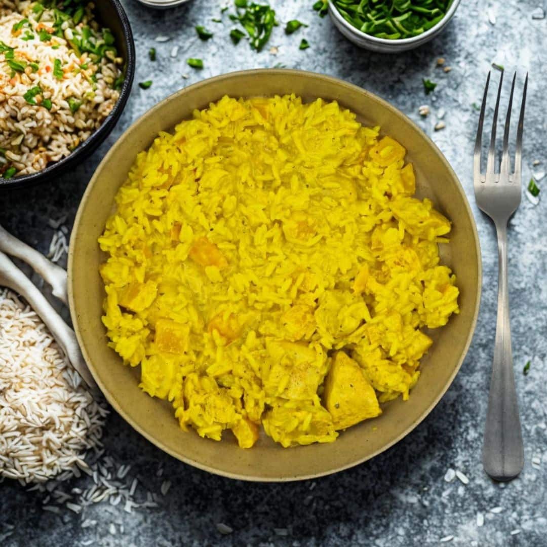 Salade de poulet et de riz au curry