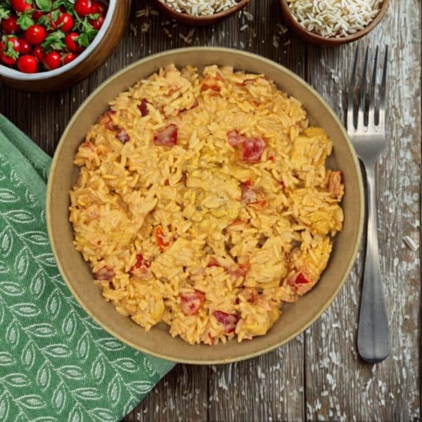 Salade de poulet et de riz au paprika