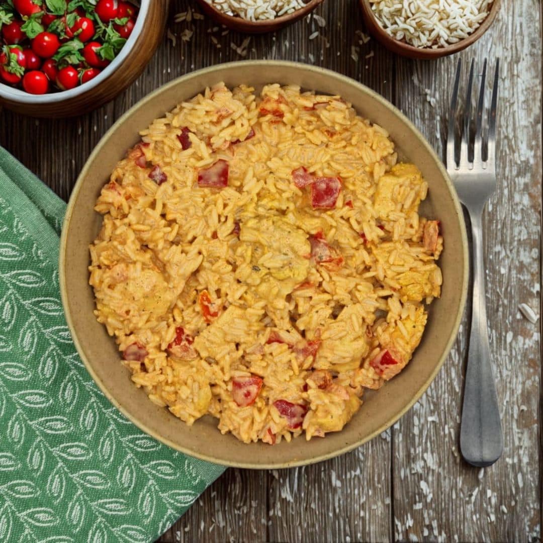 Salade de poulet et de riz au paprika