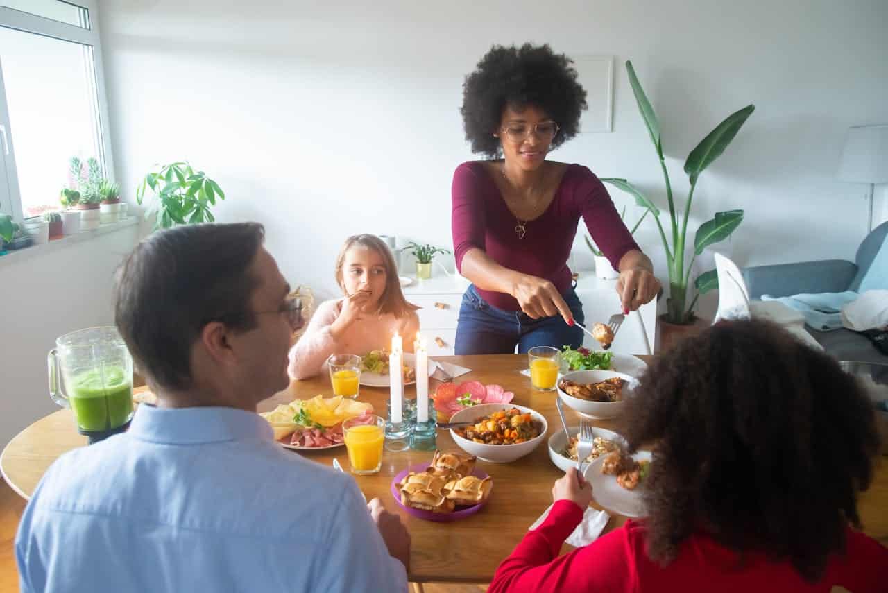 Family meals on weekdays: how to make it work when everyone is exhausted